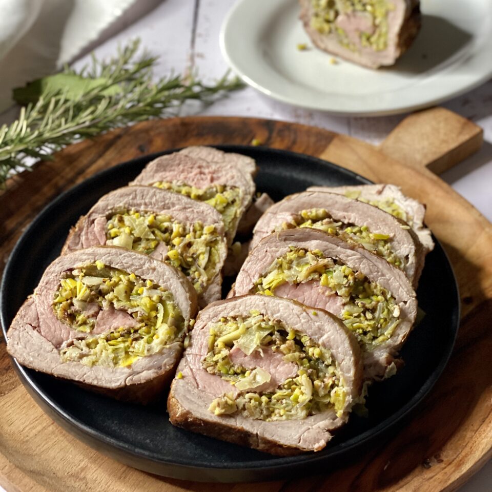 Filetto di maiale con porri e pistacchio
