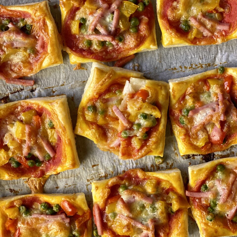 PIZZETTE DI SFOGLIA CON VERDURE 