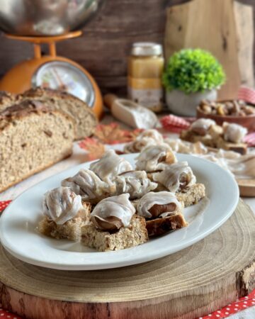 Pane nero alla birra con lardo e castagne